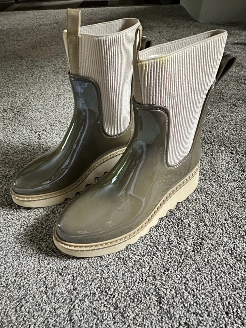 Dolce Vita Woman’s Tropic H2O Boots Size 9 NWT Waterproof Dk Moss